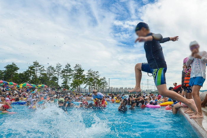 여름 한강 수영장