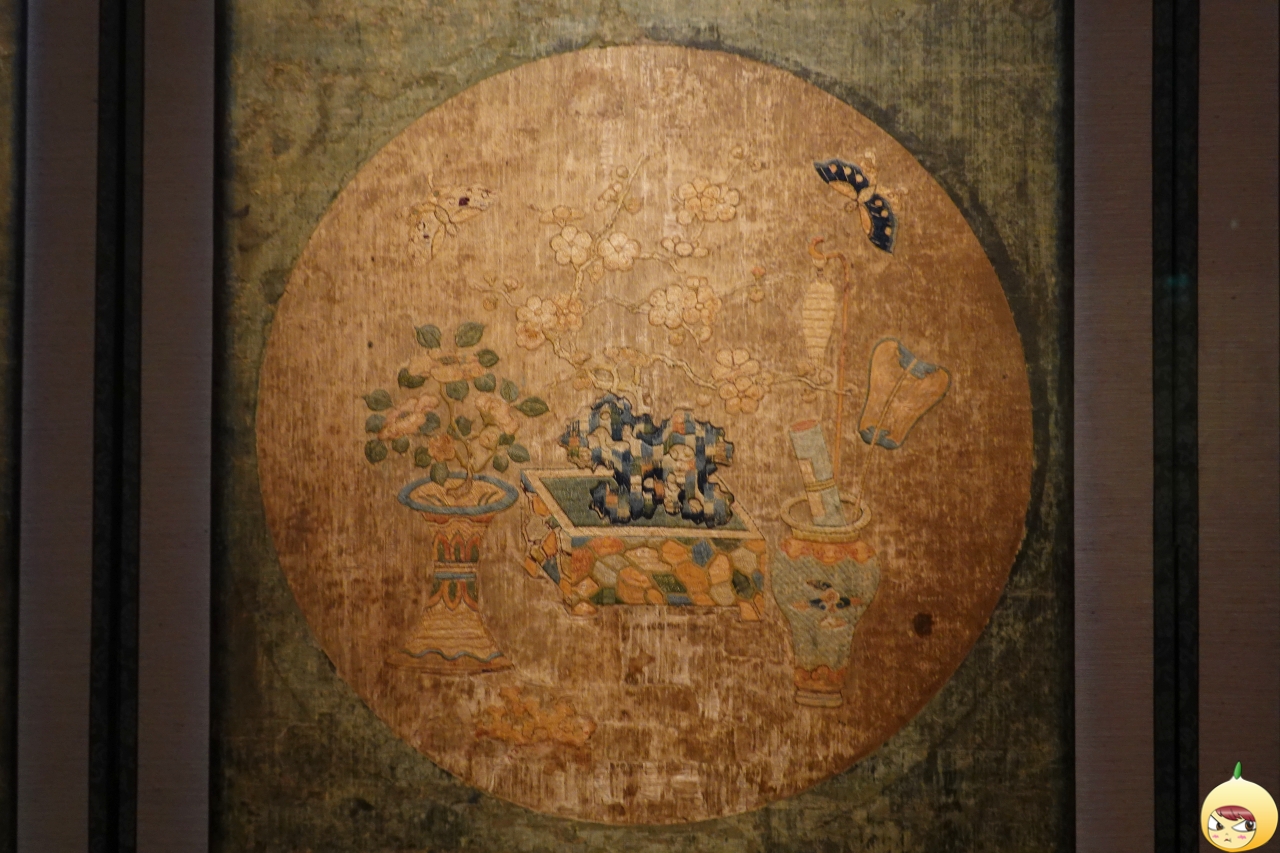 겨울을 상징하는 매화와 동백