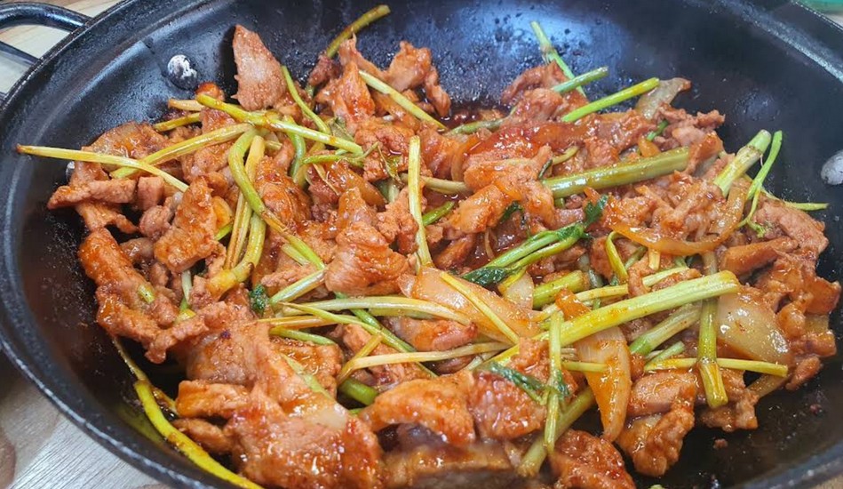 순천에서 만난 전라도 백반의 참맛, 거시기식당 돼지불백 리뷰