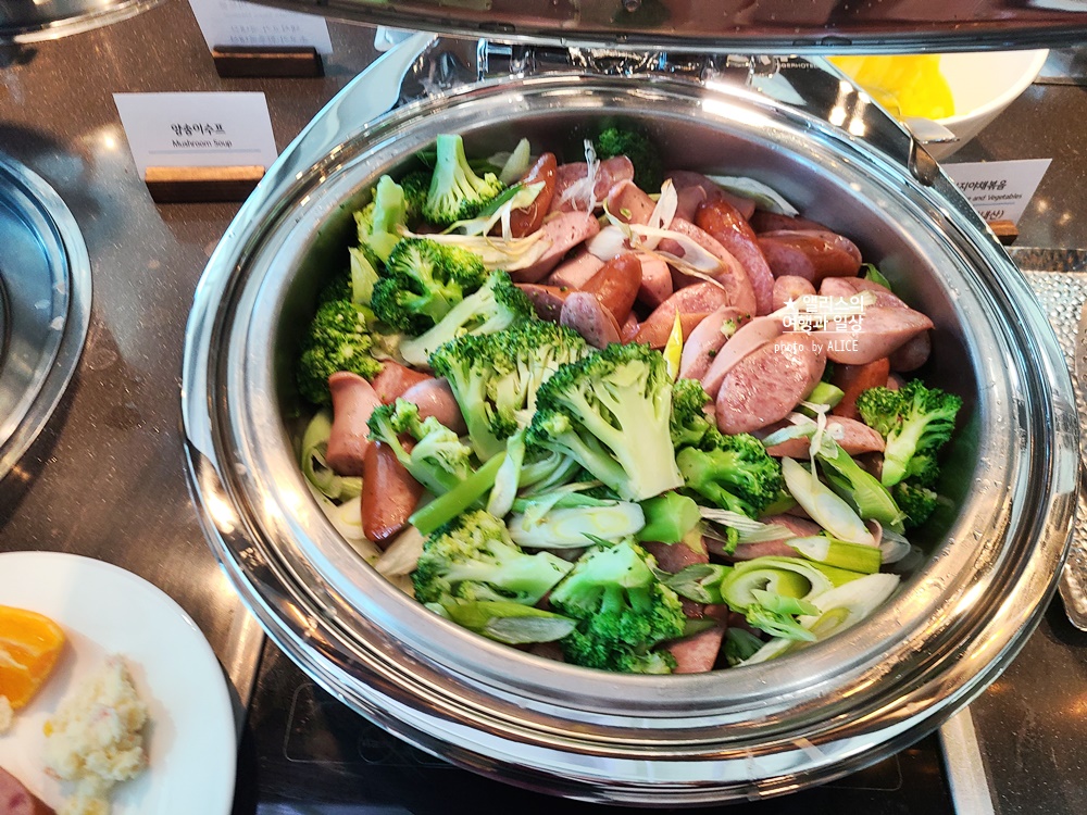 김해공항 국제선 스카이허브 라운지 메뉴 입장조건 운영시간 후기