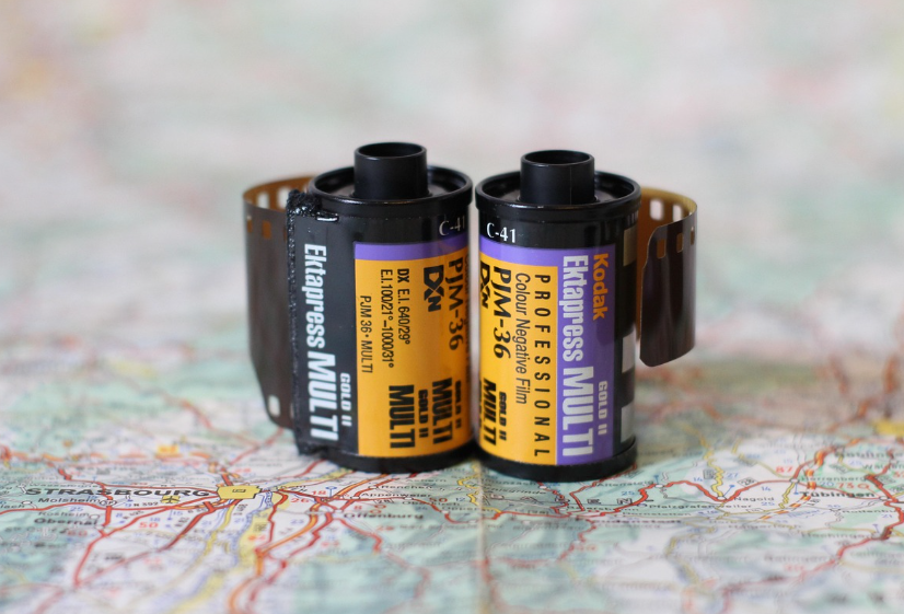 Z세대의 아날로그 취미 열풍: 필름카메라&middot;레트로 음반&middot;다꾸&middot;보드게임 부활 배경