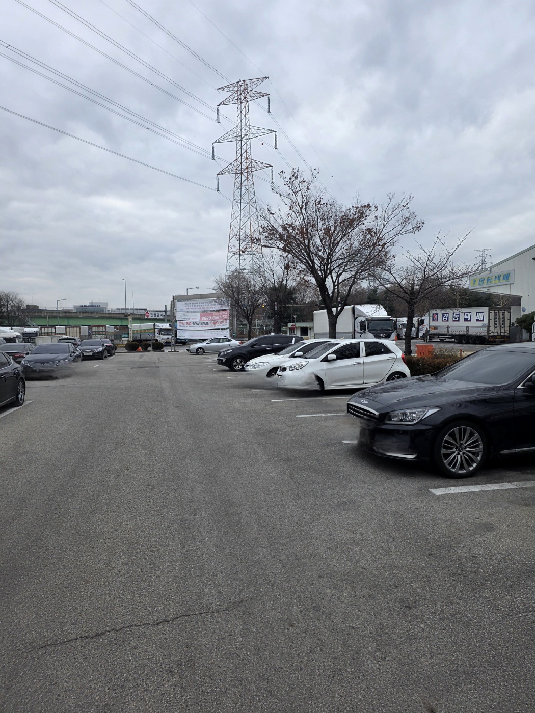 주차장의-모습입니다.