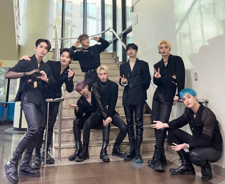 스트레이키즈 단체 사진