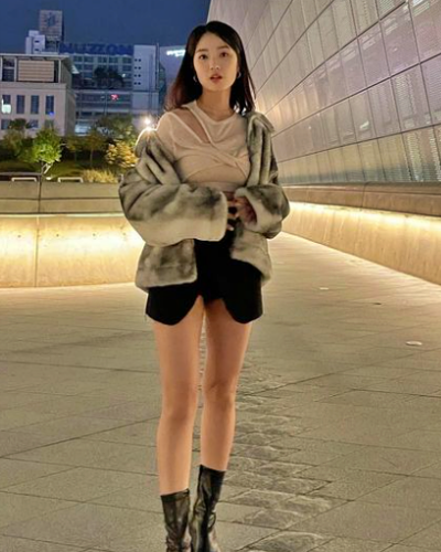 김혜윤-키-서있는-사진