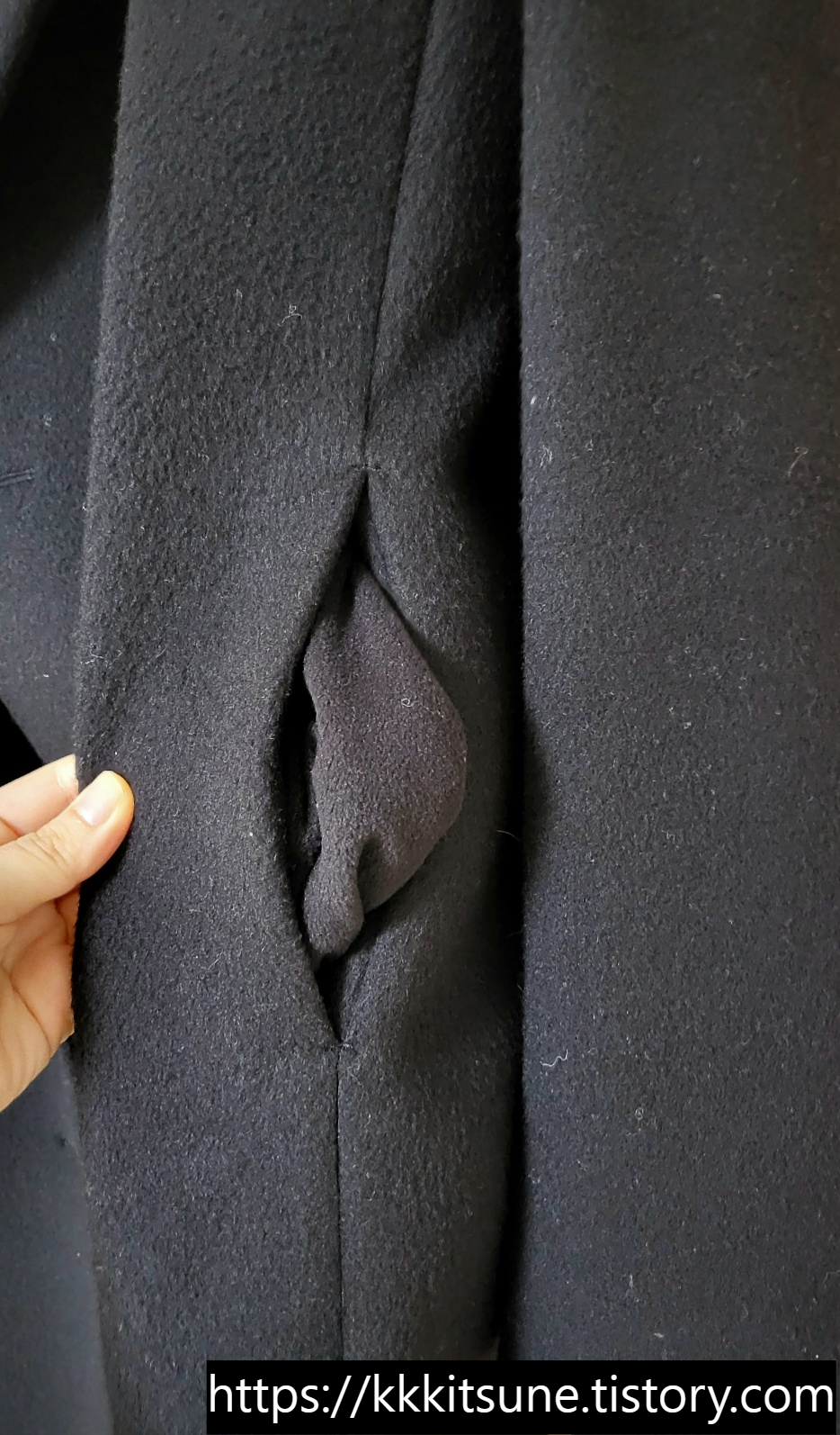 파사드패턴 캐시미어 미니멀 코트 블랙 주머니