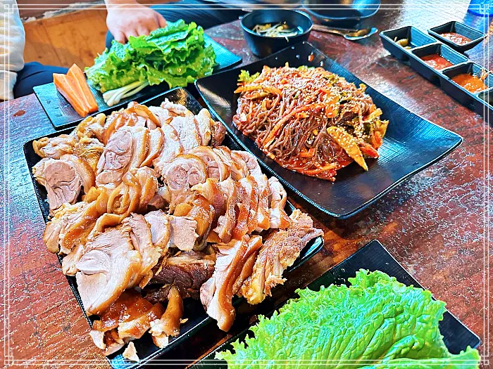 중랑구&#44; 사가정역 맛집 28년 전통 반반 족발