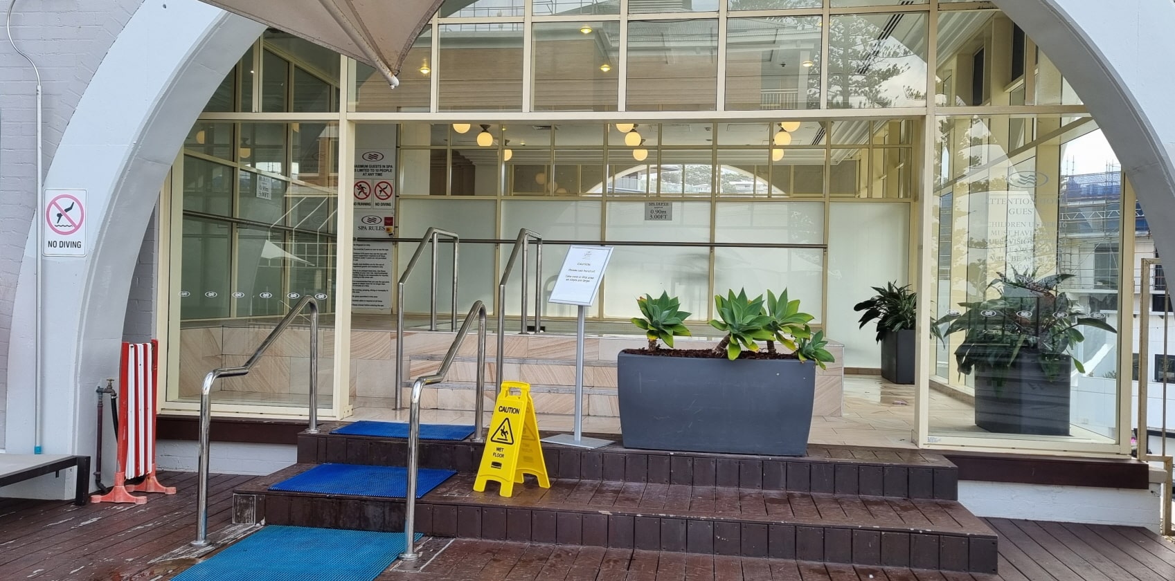 테리걸 호텔 크라운 플라자