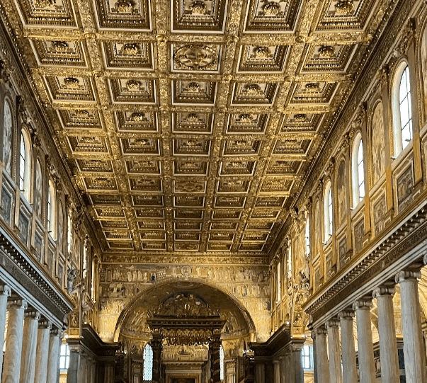 산타마리아 마조레 대성전 내부 황금 천장
