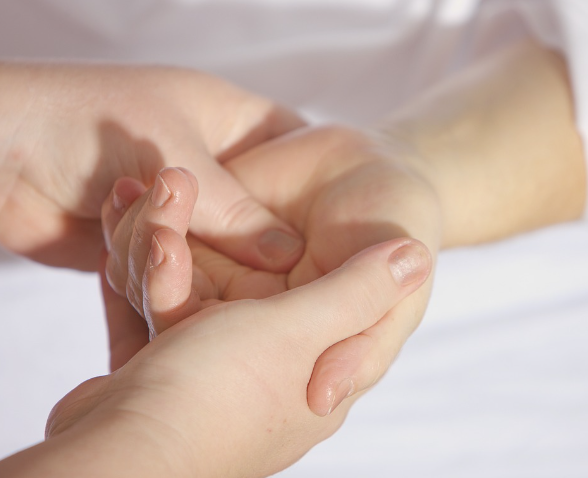 손발이 차가운 이유 (손발이 너무 찰때 이렇게 해보세요)