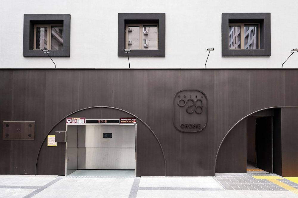 잠실 오로시에 관광호텔 특가! 신상 부티크 호텔 완전정복 (루프탑수영장+사운드바+스마트시스템 총정리)