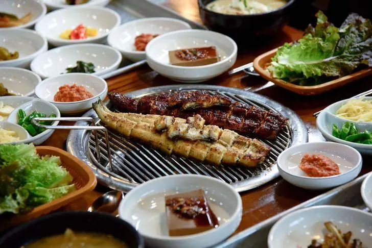 고창 풍천장어전문점 작은항구 풍천장어 소금구이와 양념구이