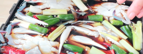 양념넣은거에 고추넣기