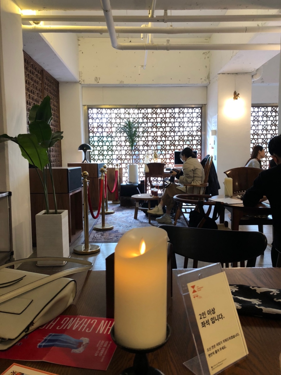 ym-espresso-room-뒷편-창가