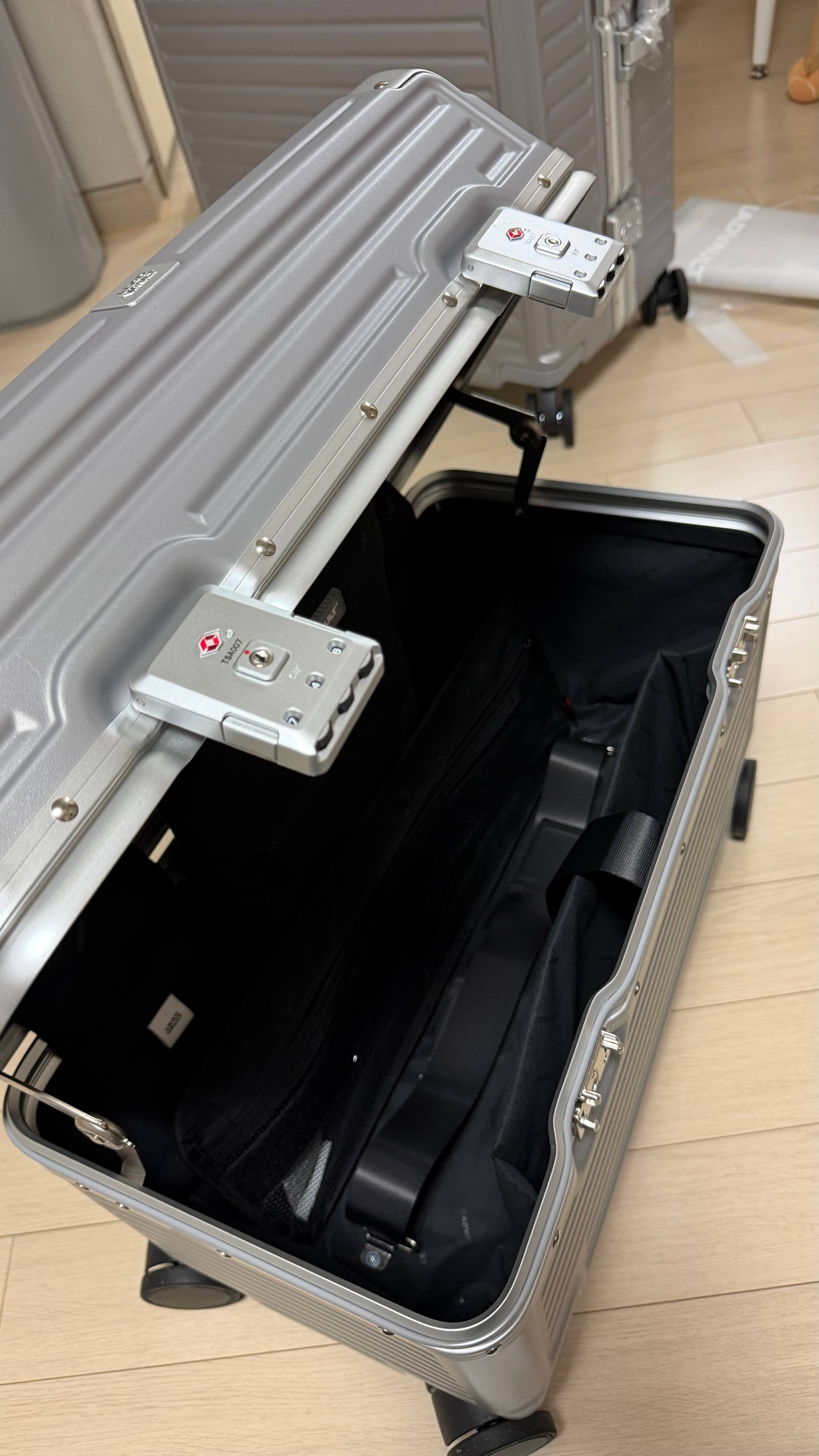 리드볼트 캐리어 플랩