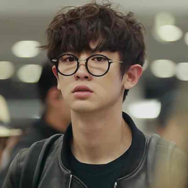 너드남 이미지의 드라마 캐릭터 사진