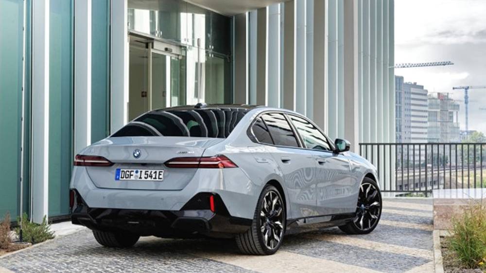 BMW 뉴 i5 xDrive40 가격 제원 출시일