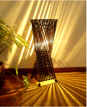 침대 근처 조명은 높이는 50cm 정도 조광 수있는 타입의 조명을 추천