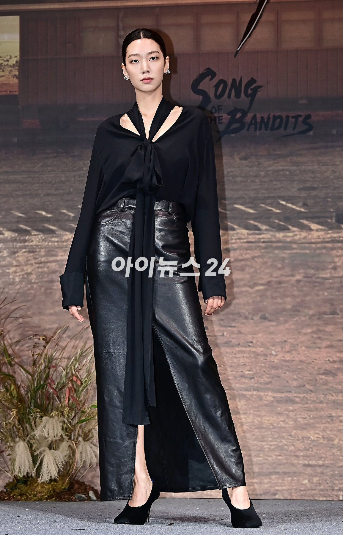 배우 이호정이 이 19일 오전 서울 중구 엠배서더 서울 풀만에서 열린 넷플릭스 '도적: 칼의 소리' 제작발표회에서 포토타임을 갖고 있다. [사진=곽영래 기자]