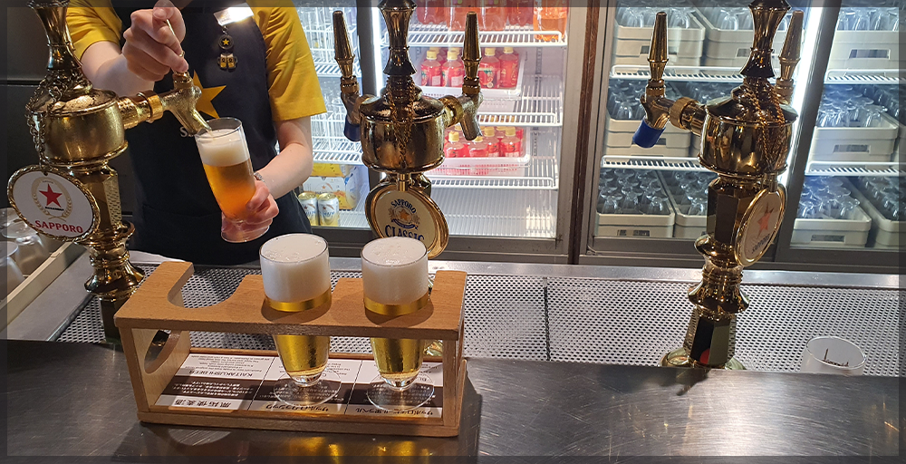 삿포로 맥주 박물관 1층 시식 코너 - 주문한 맥주 3종 세트