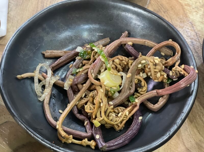 천안 서북구 가성비 맛집 한일한정식 - 고사리 나물