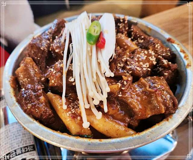 서대문 신촌 맛집 5가지 매운 맛으로 더 화끈하게 매운 소갈비찜
