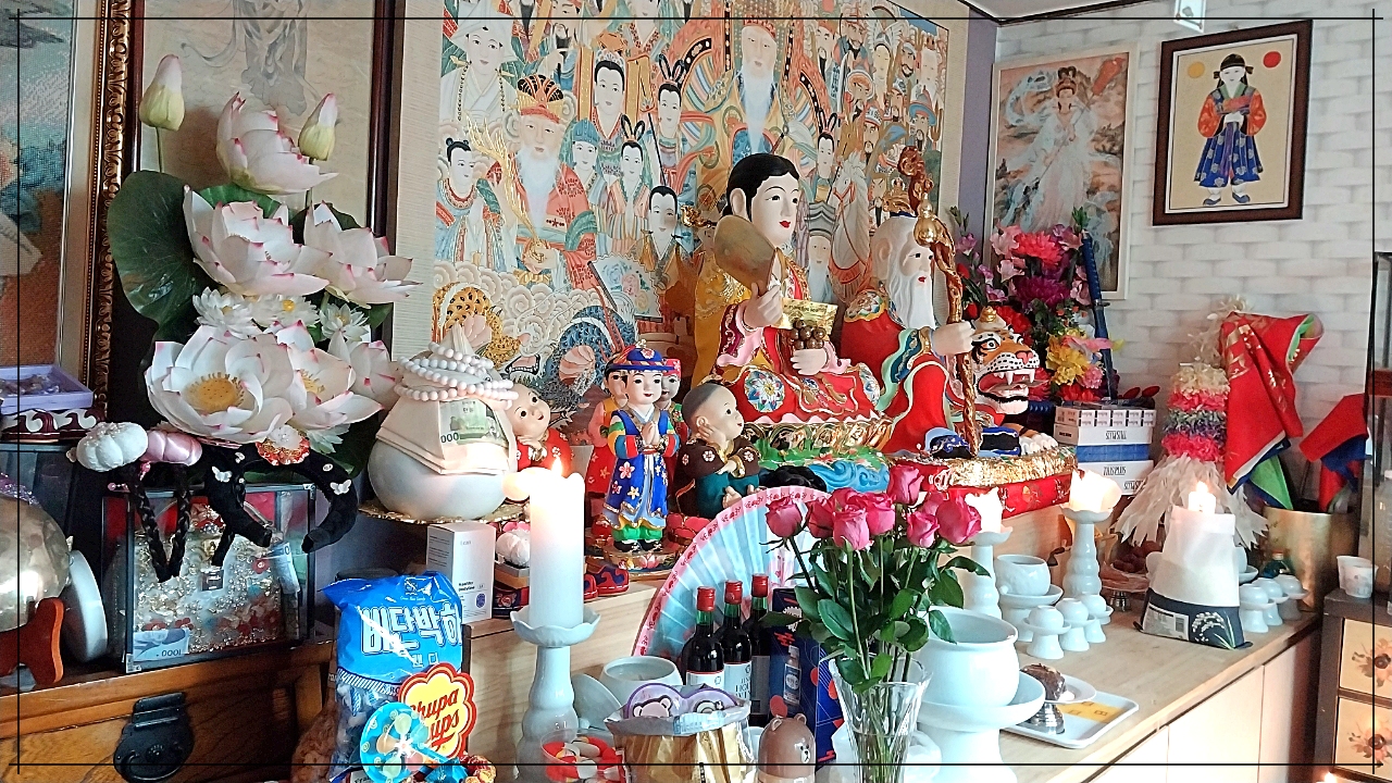 명화당 장군보살 신당 내부, 이천신점 잘보는 곳 제단 모습