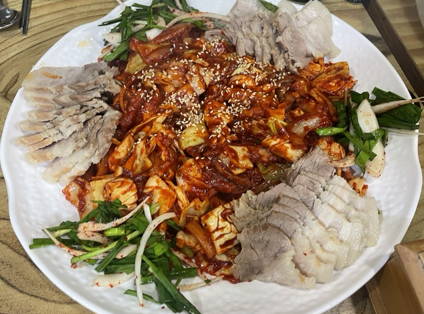 보쌈과 겉절이