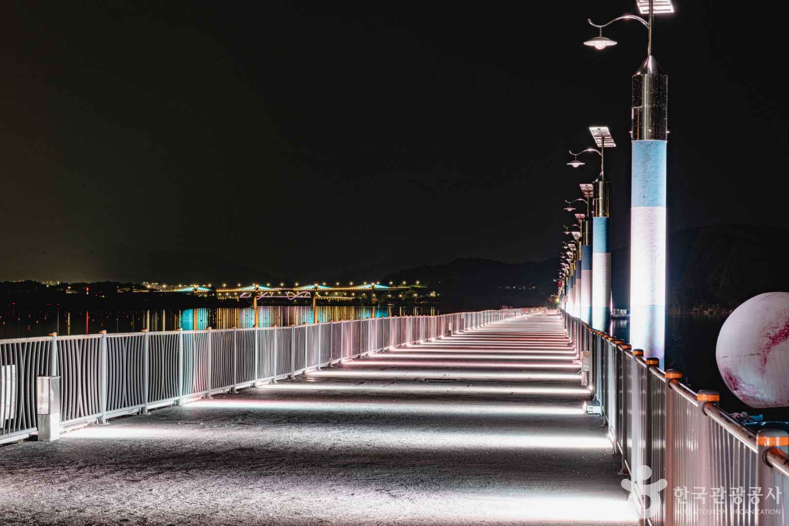 탄금호 무지개길