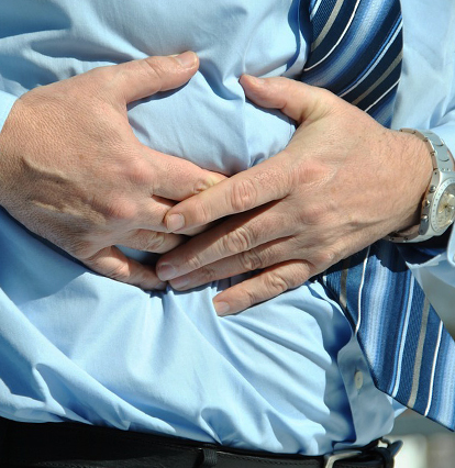 위궤양-앓는-사람