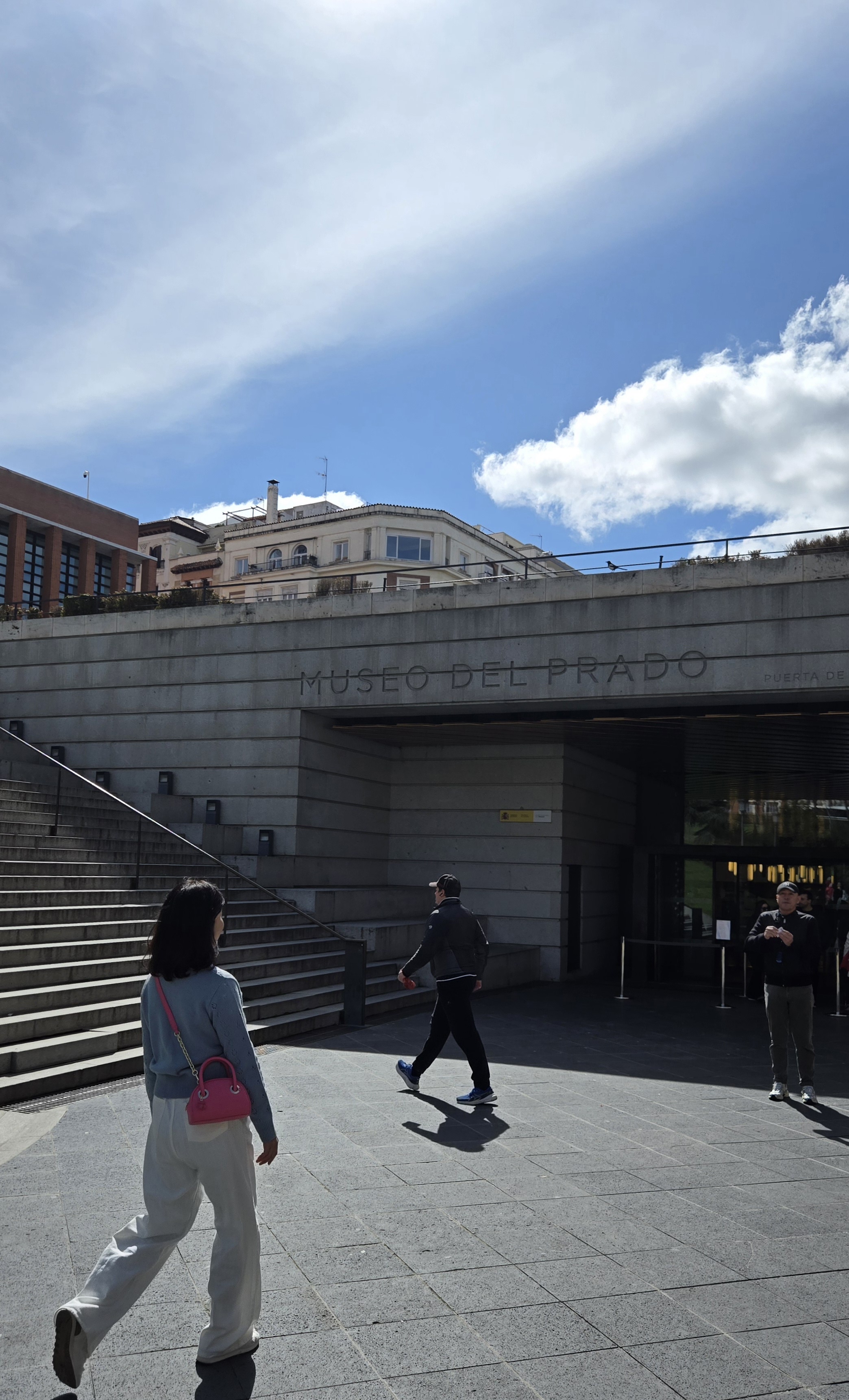 프라도 미술관 앞