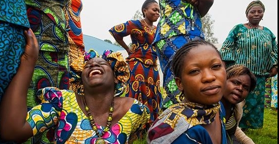 평점 10.0의 다큐영화 <시티 오브 조이>