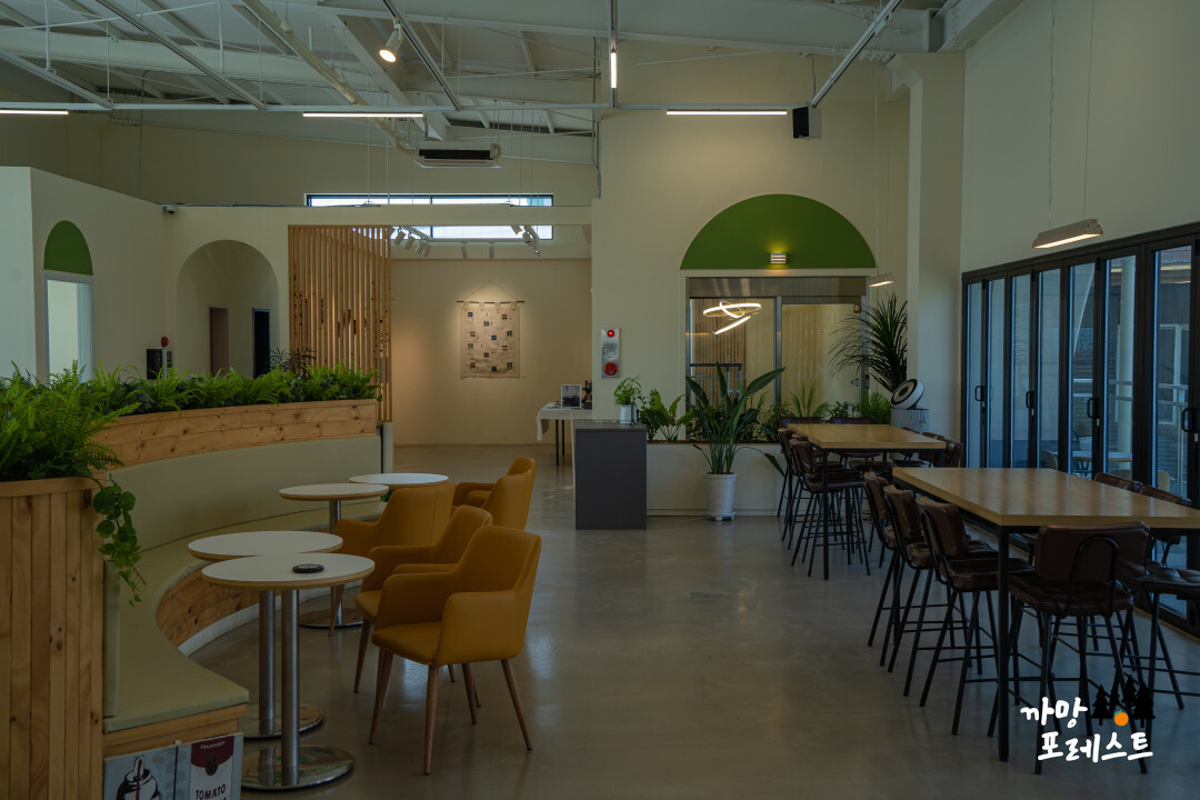 평택 카페모니 내부