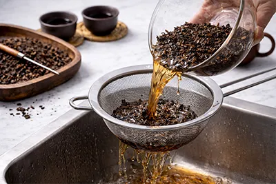 보이차 뜨거운 물에 한번 넣기