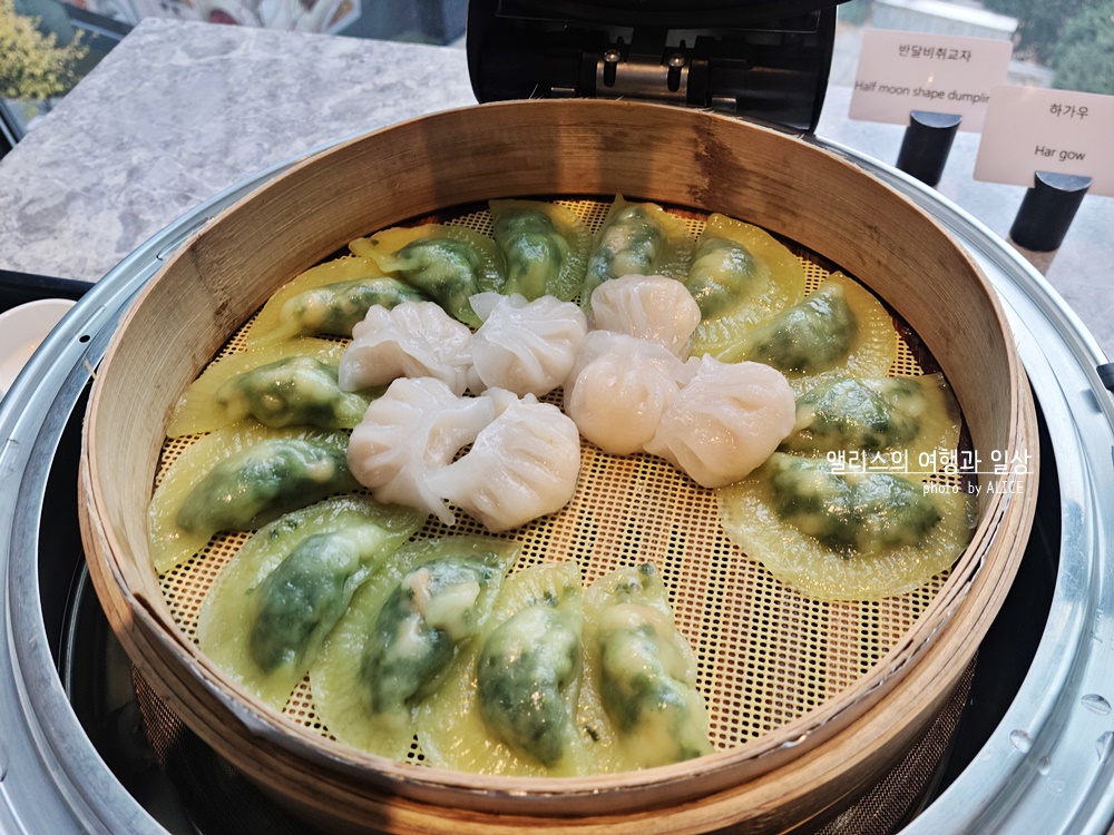 포포인츠 바이 쉐라톤 서울 명동 에볼루션 뷔페 런치 후기