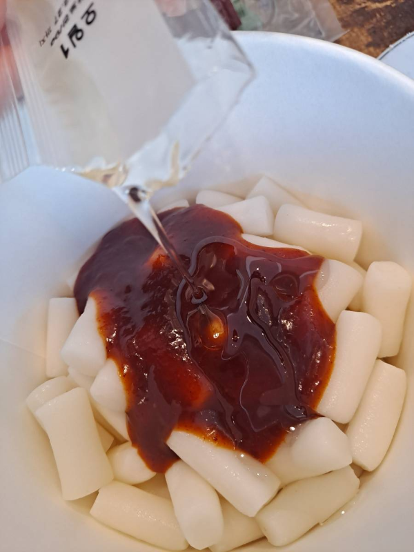 기름떡볶이 오일 붓다