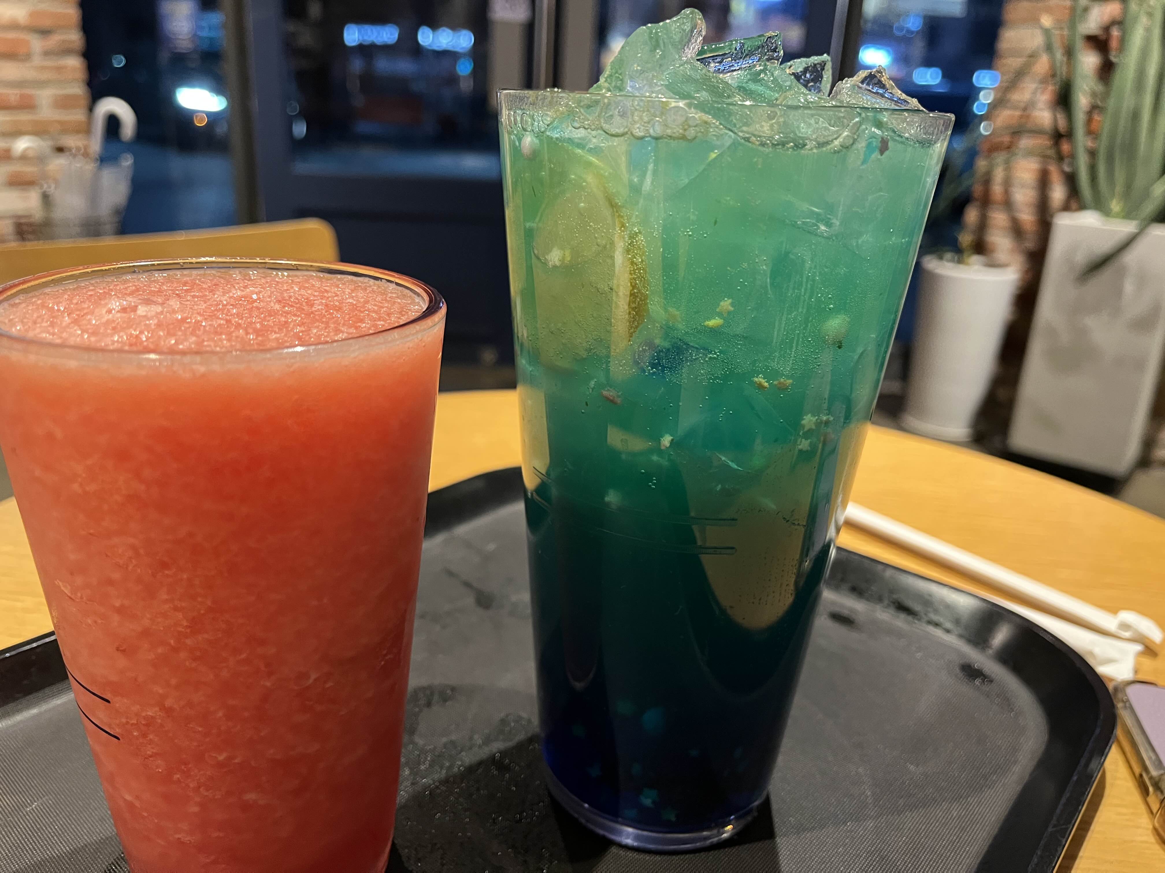 너무 이쁜 이디야 신메뉴 <블루문에이드>와 달달 시원한 수박주스