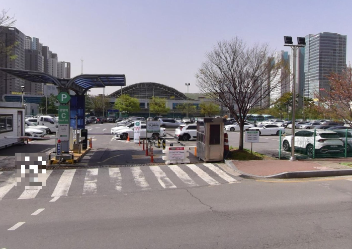 C주차장 출입구