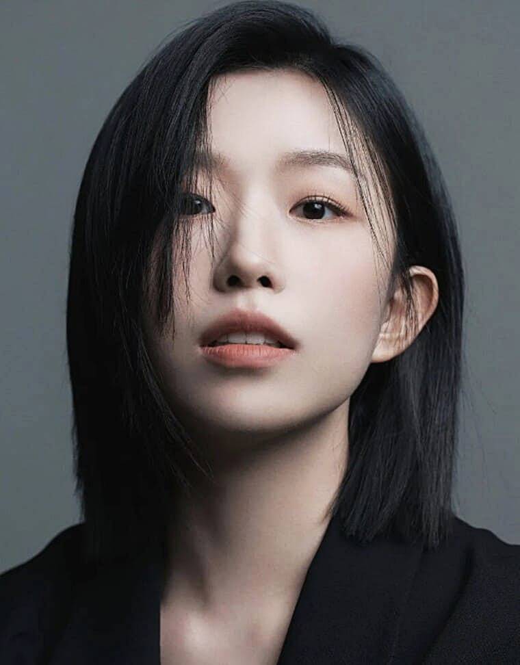 배우-윤가이