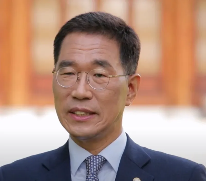 국회의원 인터뷰 장면27.webp