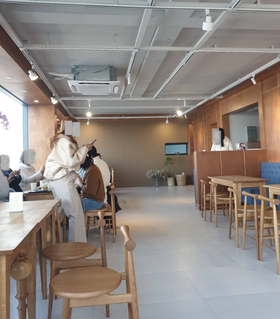 이태원 121의 2층