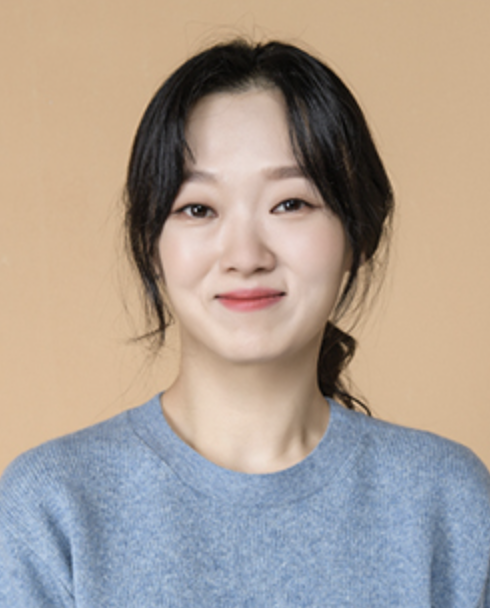 배우 이봉련