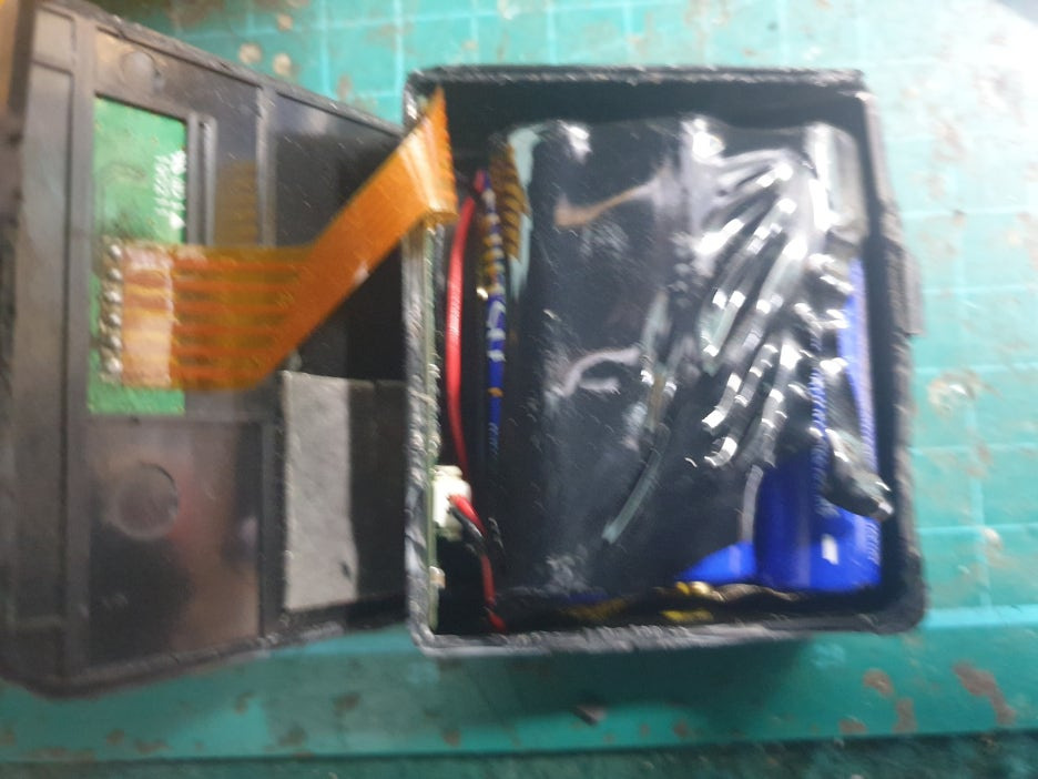 HETRONIC 리모컨 배터리 내부
