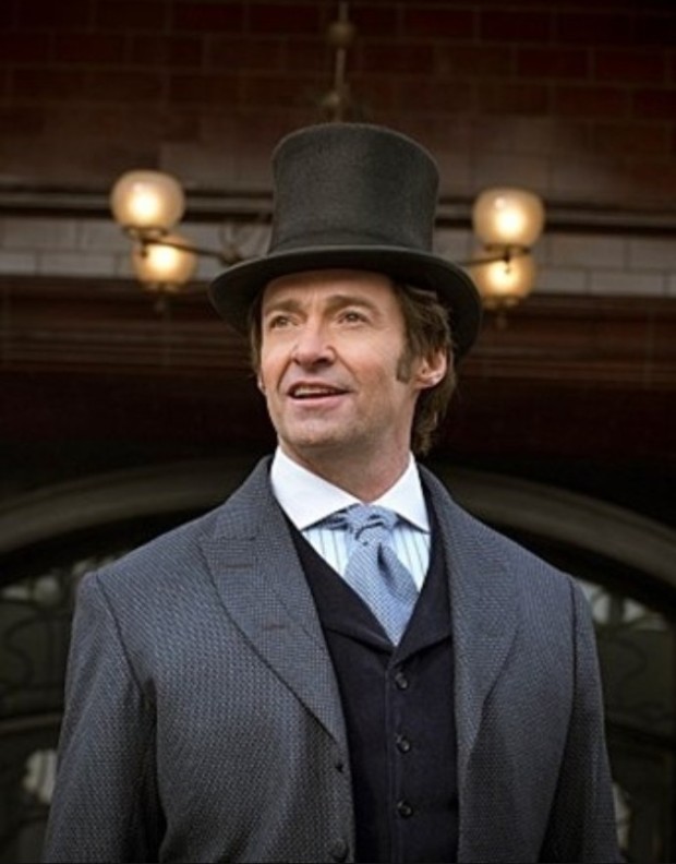 모자를 쓰고 있는 휴잭맨의 모습