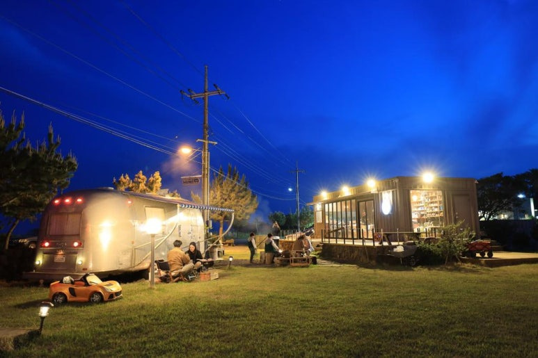 제주 태흥포구 카라반 '에어그라운드' 캠핑장