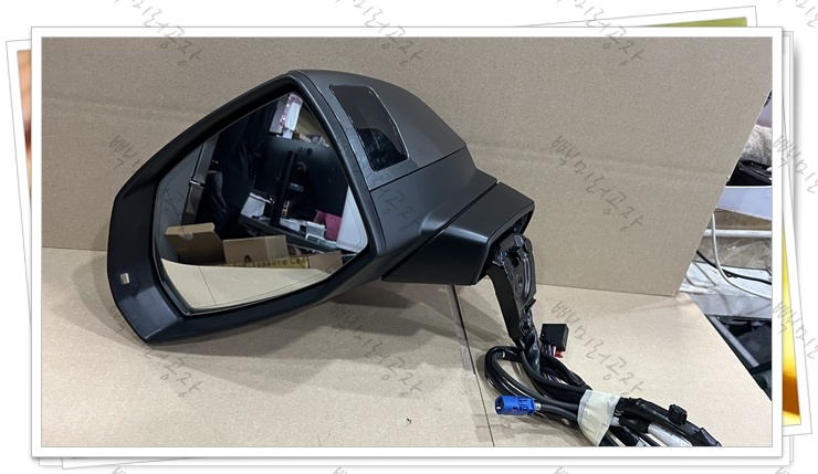 아우디 Q5(2세대) 중고사이드미러 거울부