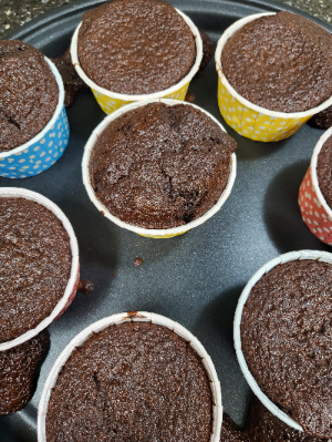 완성된 초코 컵케익