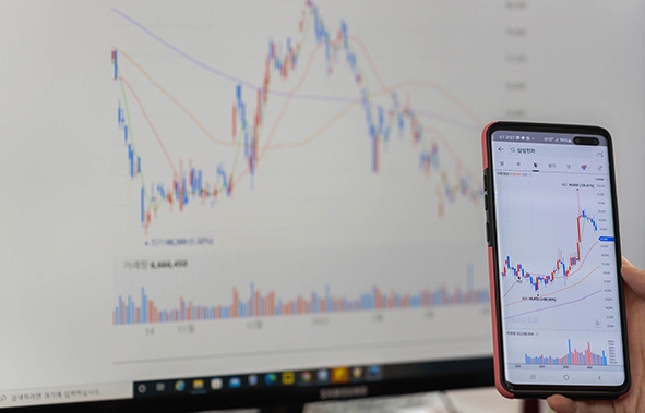 투자 차트를 보는 화면