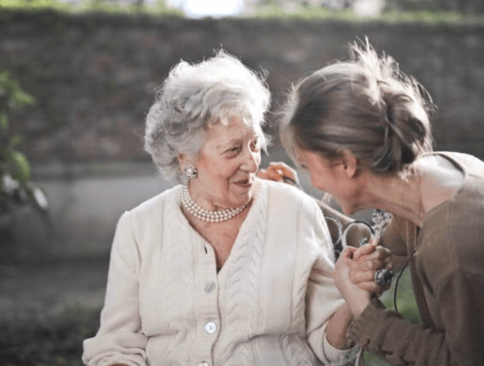 노인-웃는-사진