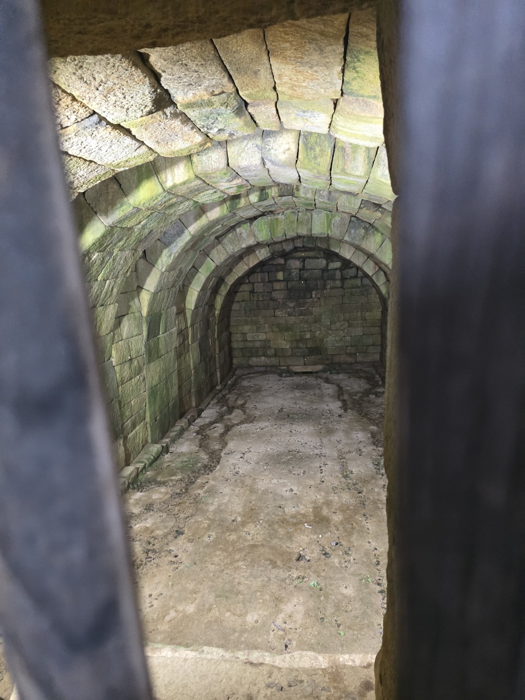 석빙고 내부 사진