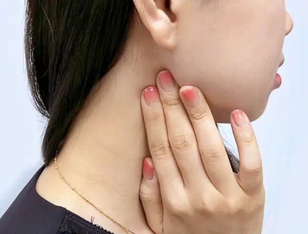 턱밑 부음 침샘붓기 타석증 원인 진단 치료 방법을 알아보자